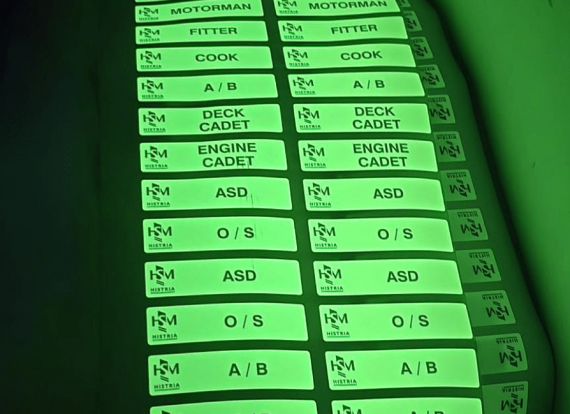 etichete autocolantate si taiate premium