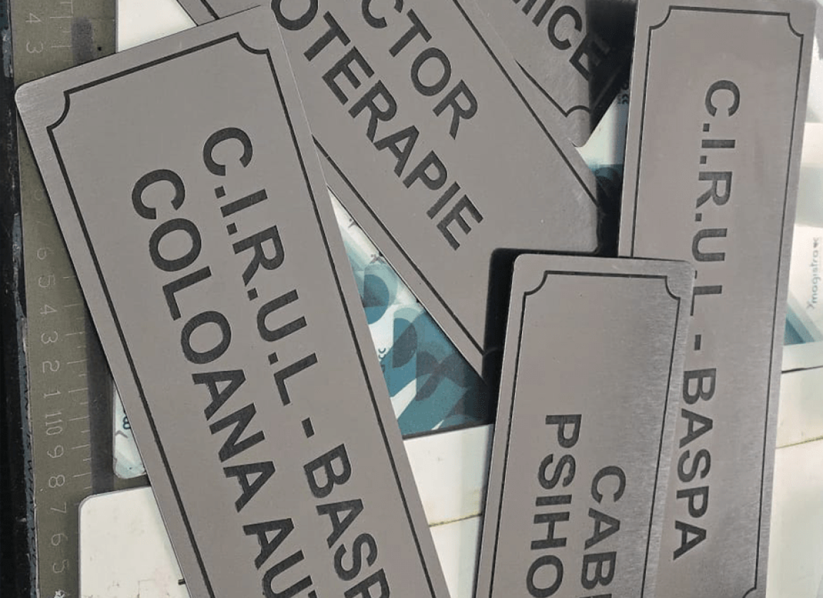 placute metalice calitative