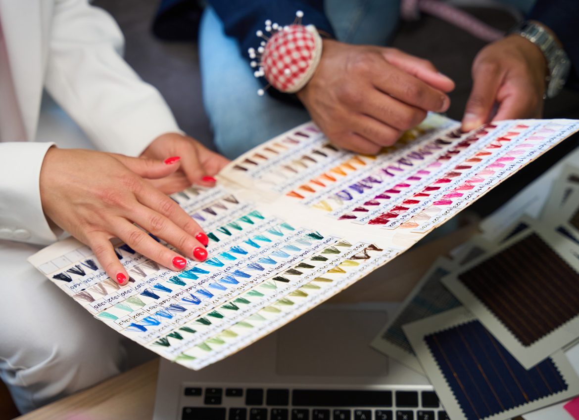 etichete colantate si taiate